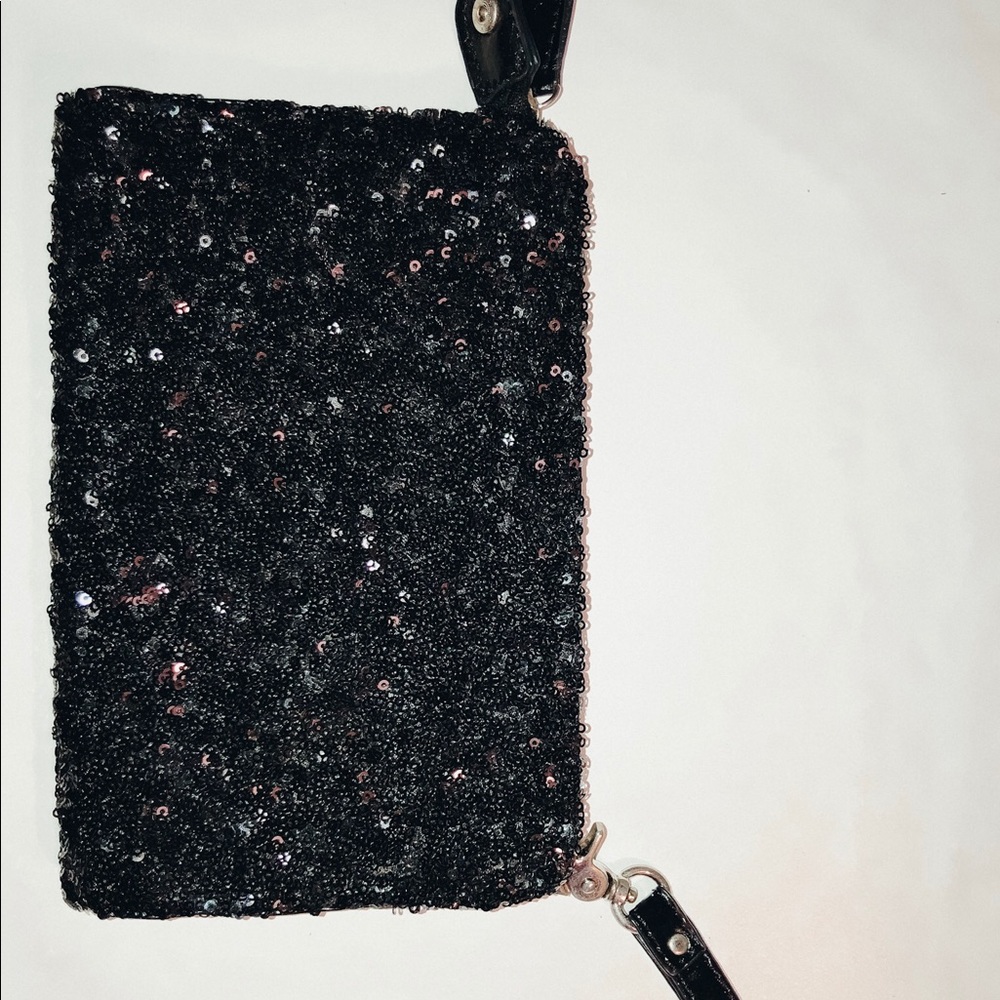Black sequence clutch/wristlet